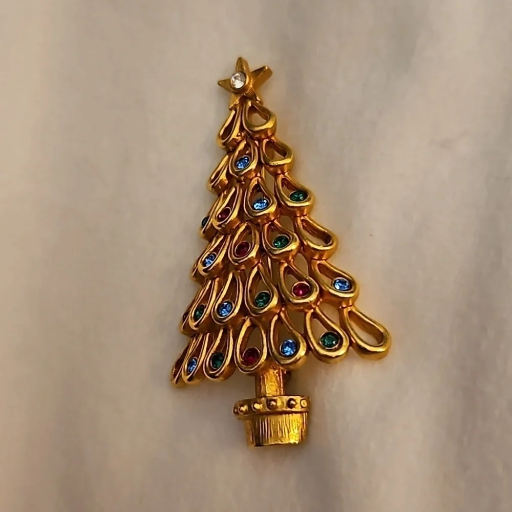 Vintage Goldtone Crystal Christmas Tree Brooch Pin